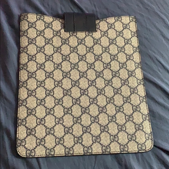 Authentic GUCCI case for Ipad/tablet - Like NEW - Picture 3 of 5